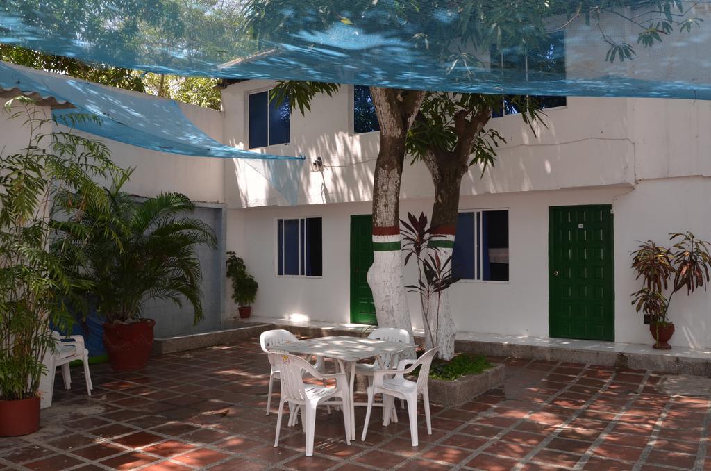 Hotel Vargas Airport Cartagena Екстер'єр фото