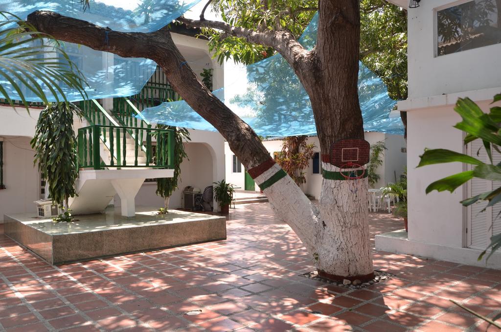 Hotel Vargas Airport Cartagena Екстер'єр фото