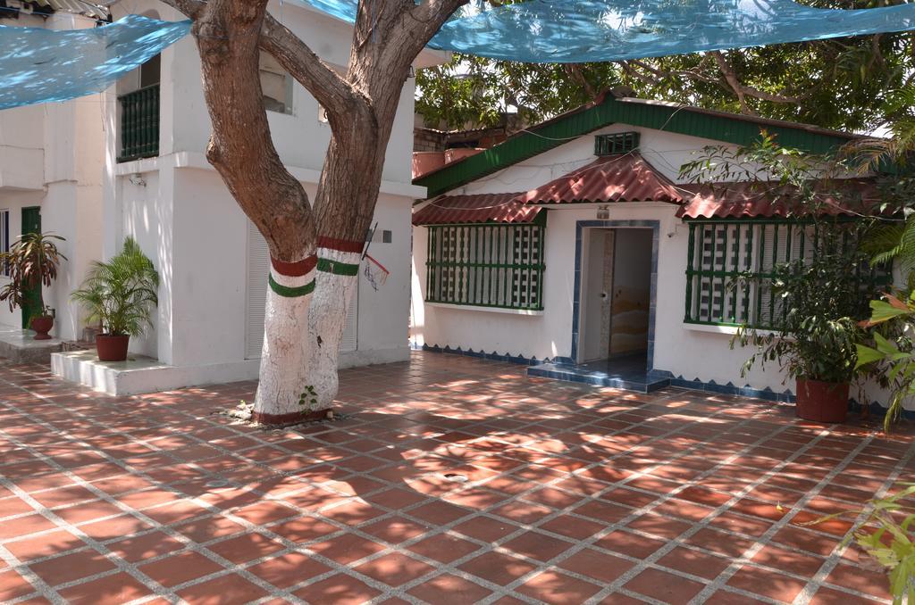 Hotel Vargas Airport Cartagena Екстер'єр фото
