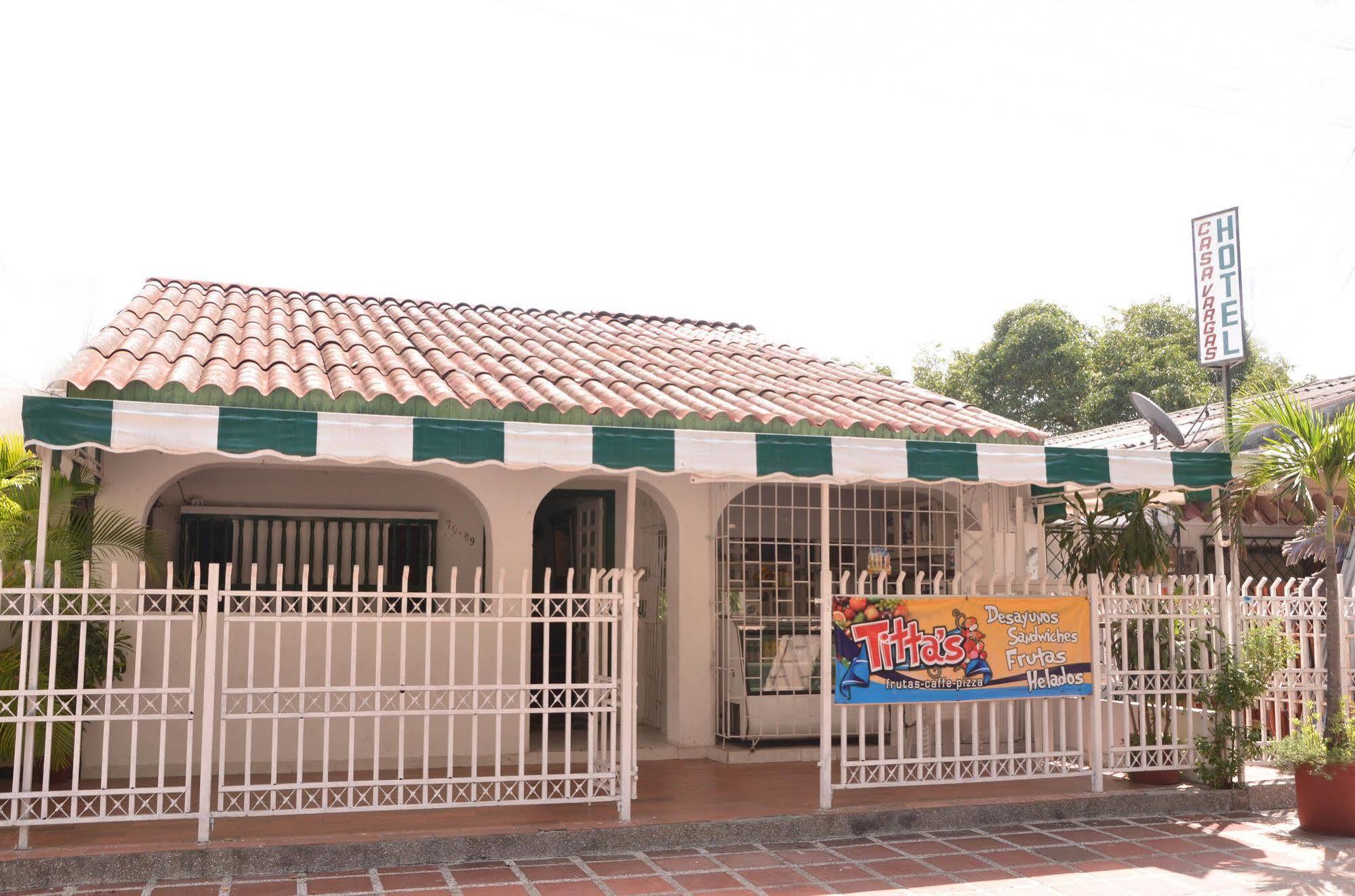 Hotel Vargas Airport Cartagena Екстер'єр фото